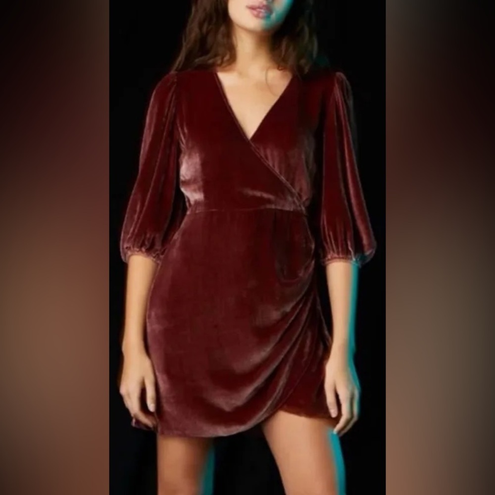 Aritzia Wilfred Lyric Velvet Wrap Dress in Deep Burgundy
